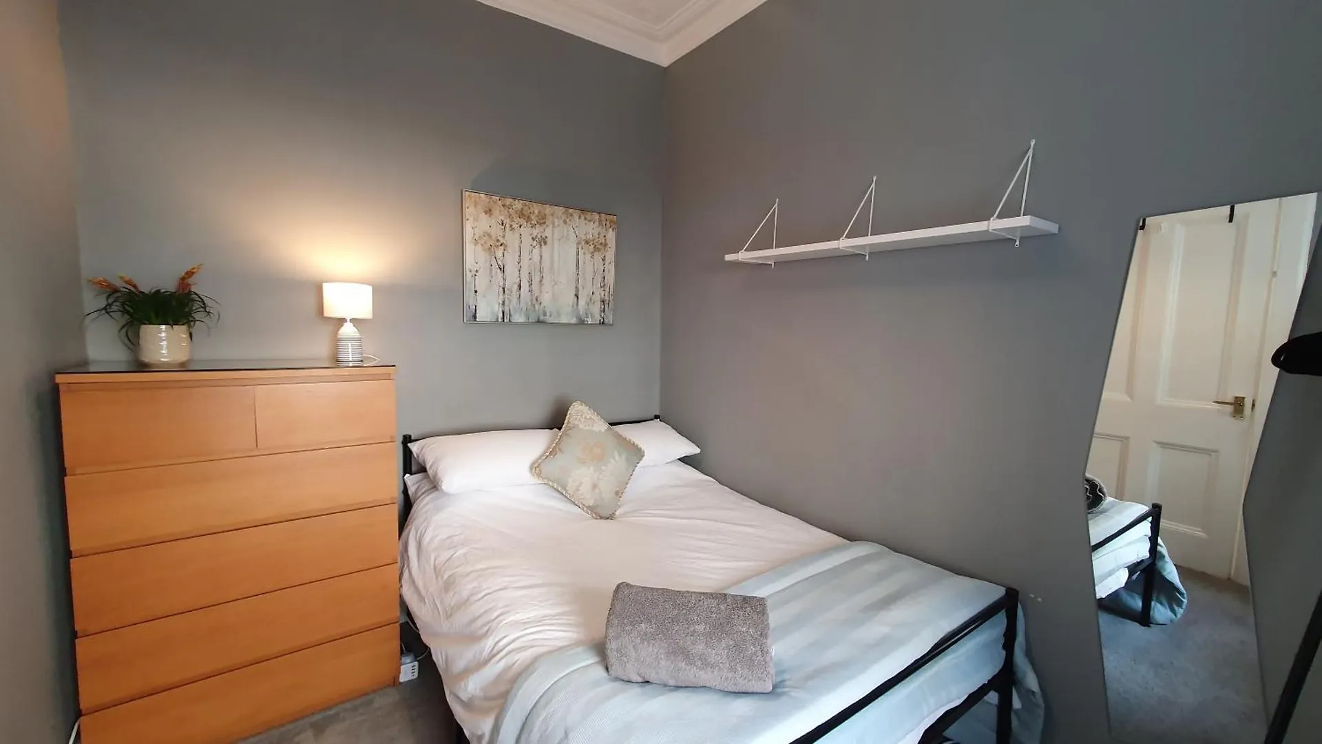 אדינבורו Beautiful Ground Floor Flat Near Haymarket